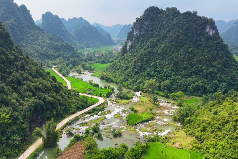 Captivating aerial view of Đoài Dương's lush green landscape, Cao Bằng, Vietnam.